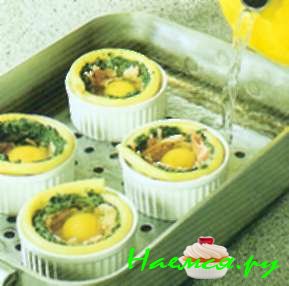 Яйца в формочках