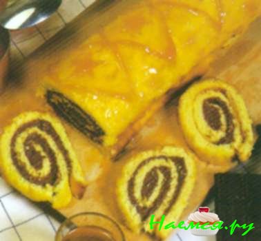 Рулет с фруктовым желе и ромом