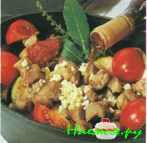 Тушеная в вине свинина с баклажанами (6-8 порций)