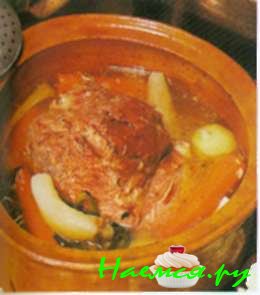 Мясо, тушенное в горшочке