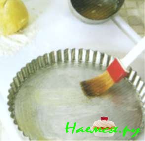 Подготовка формы для выпечки