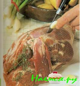 Ягненок и картофель. Бедро ягненка по-пекарски (8 порций)