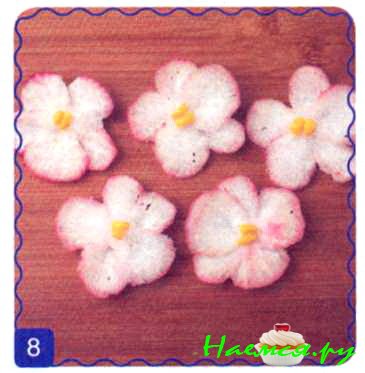 Фиалки из дайкона