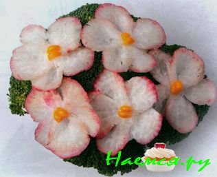 Фиалки из дайкона