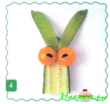 Заяц из огурца