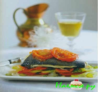 Рыба на овощной подушке в мультиварке