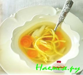 Куриный суп с домашней лапшой в мультиварке