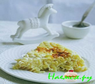 Сладкая запеканка из макарон с творогом в мультиварке