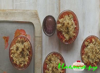 КЛУБНИЧНО-ПЕРСИКОВЫЙ КРАМБЛ С ИМБИРЕМ