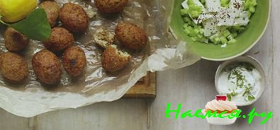 КИББЕ С САЛАТОМ ИЗ ОГУРЦОВ И ФЕТЫ