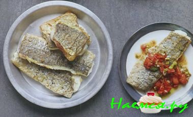 ЖАРЕНЫЙ ХЕК С ТОМАТНЫМ РЕЛИШЕМ