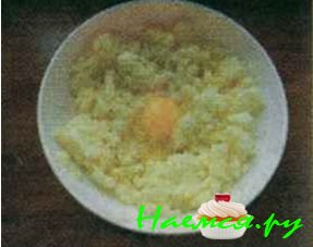 Картофельные лепешки с кинзой и кунжутом