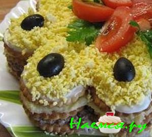 Быстрый рыбный торт на крекерах