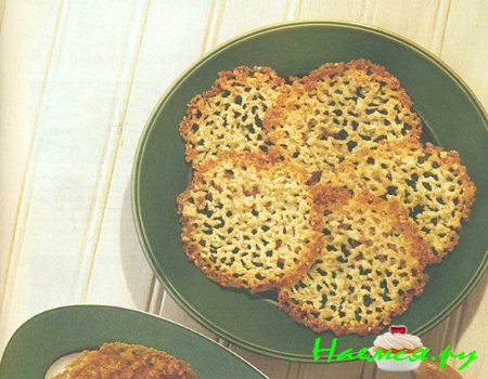 Кружевные ореховые вафли