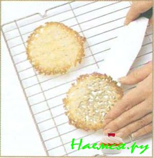 Кружевные ореховые вафли