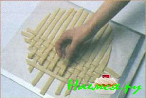 Сетчатый пирог с ягодами