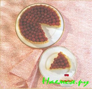 Открытый пирог с малиной