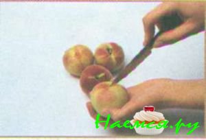 Персиковый пирог с миндальным кремом