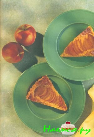 Персиковый пирог с миндальным кремом