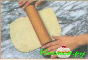 Персиковый пирог с миндальным кремом