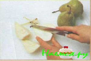 Пирог с карамелизованными грушами