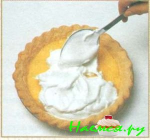 Лимонный пирог с безе