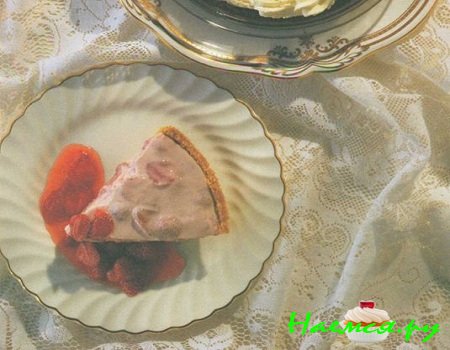 Замороженный клубничный пирог