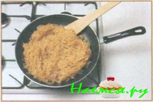 Пирог с луком и анчоусами