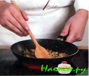 Белые грибы в сметане