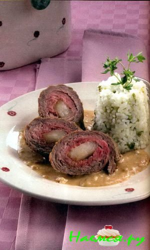 Мясной рулет с салом