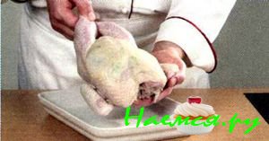 Фаршированная курица с майораном и петрушкой