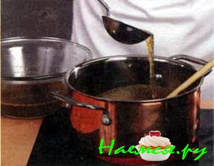 Тушеная говядина с коричневым соусом