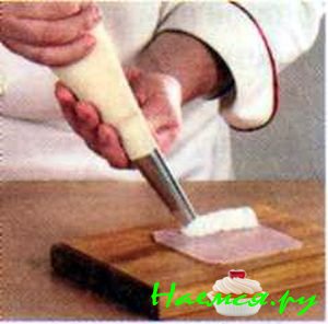 Рулеты из ветчины с начинкой и яичным кремом