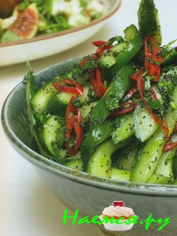 Салат с огурцами и маком