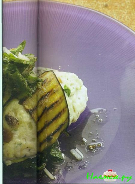 Ньокки из рикотты с шалфейным маслом, завернутые в баклажан