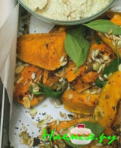 Жареная тыква баттернат с опаленными баклажанами и гранатовой патокой