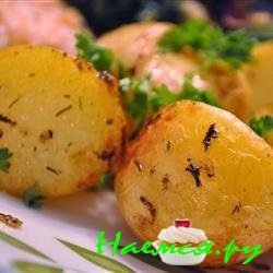 Молодая картошка с хреном и щавелем