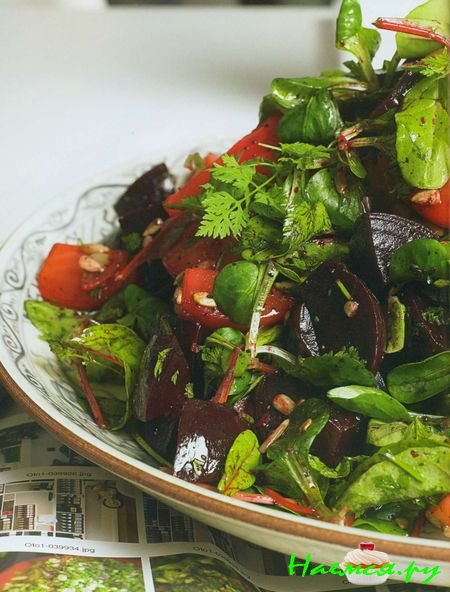 Печеная красная и желтая свекла