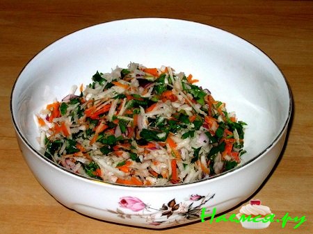 Кисло-сладкие сельдерей и брюква 