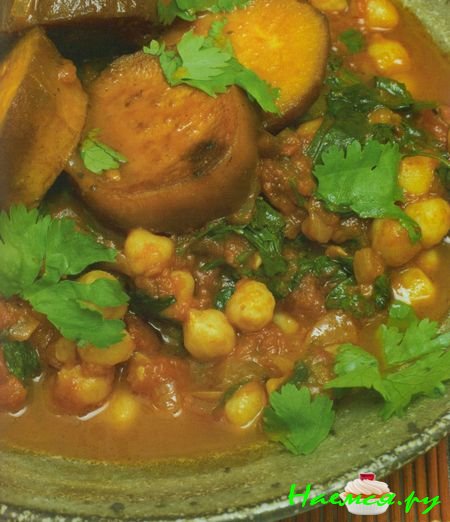 Нут со шпинатом, сладким картофелем и медом