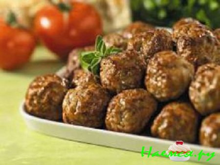 Фрикадельки из говядины и баранины в соусе тахини