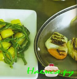 Жареные гребешки с шафрановым картофелем, спаржей и морским укропом