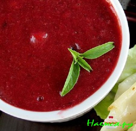 Соус из красной сливы, имбиря и ревеня 