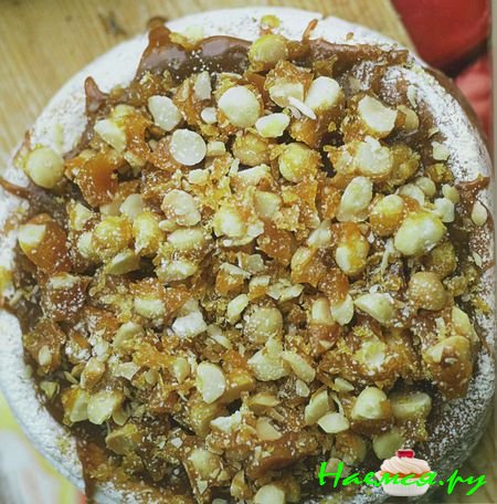 Чизкейк с карамелью и орехами макадамия