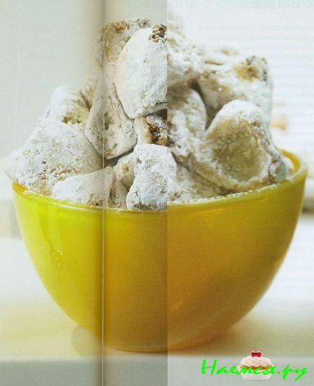 Миндальное печенье с вишней