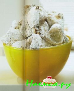 Миндальное печенье с вишней