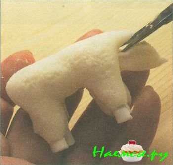 Овечка из мастики