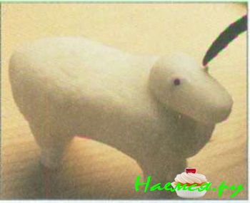 Овечка из мастики