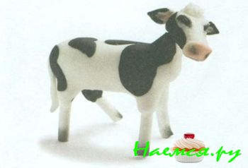 Корова из мастики