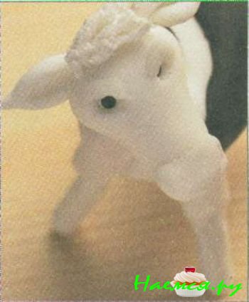 Корова из мастики